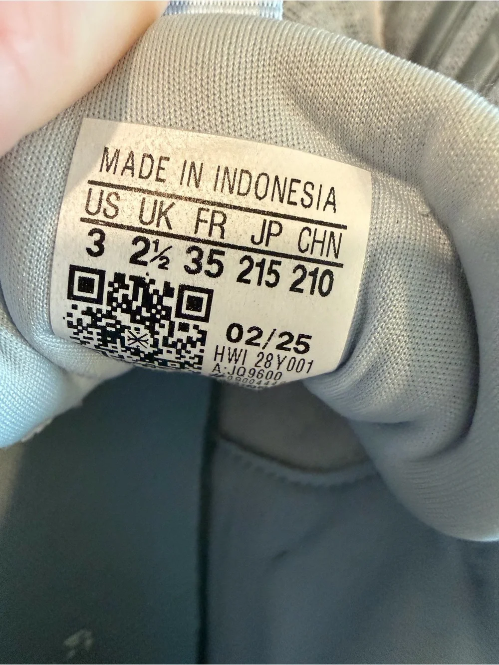 Kids / Girls Lightweight Athletic Sneakers in Light Gray and Blue - Size 3